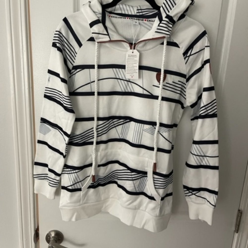 NWT Exclusive Sweatshirt